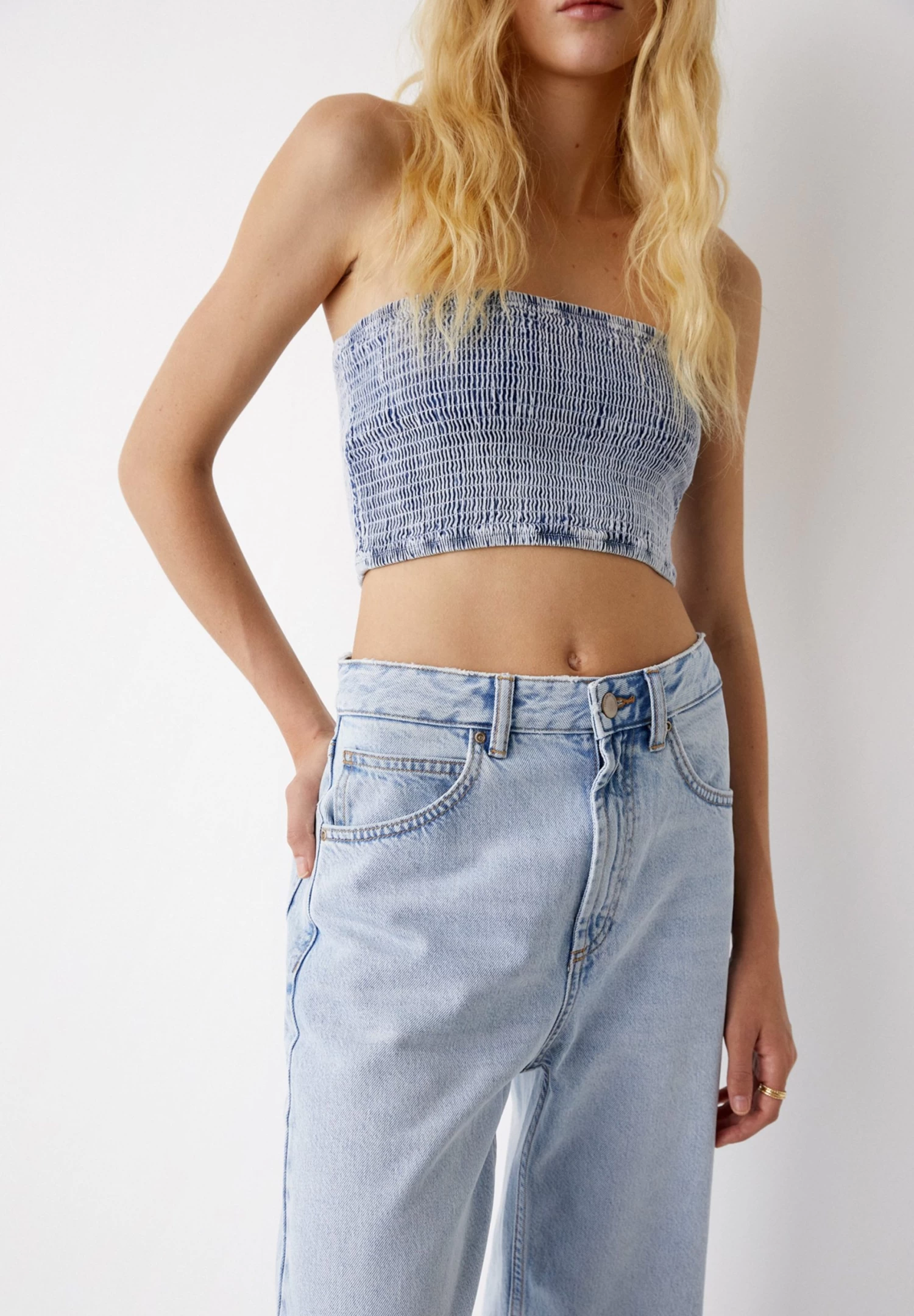 PULL & BEAR Mid-Waist Barrel- Straight Leg Jeans - Light Blue Denim 4 PULL & BEAR Mid-Waist Barrel- Straight Leg Jeans - Light Blue Denim - Afbeelding 4