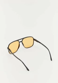 PULL & BEAR Zonnebril - Orange -PULL BEAR Winkel ecd38ccf6c2547e2ab32f39b04981fbe