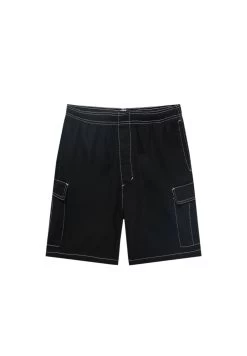 PULL & BEAR Bermuda With Seam Detail - Shorts - Black 10 PULL & BEAR Bermuda With Seam Detail - Shorts - Black -PULL BEAR Winkel ed0127ca3fd646f0adeb24035b38b84e