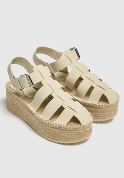 PULL & BEAR Cage - Sandalen Met Sleehak - Nude 8 PULL & BEAR Cage - Sandalen Met Sleehak - Nude -PULL BEAR Winkel ed74db6ec2514f85a8ced66319cb595f