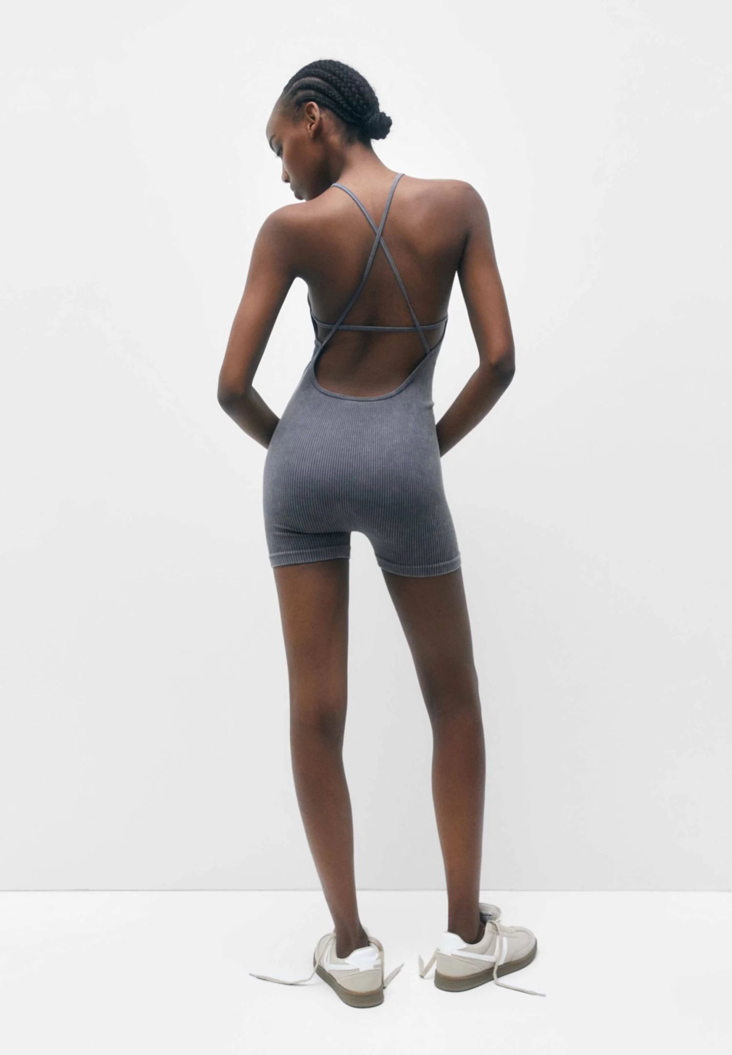PULL & BEAR Strappy Seamless - Jumpsuit - Dark Grey 3 PULL & BEAR Strappy Seamless - Jumpsuit - Dark Grey - Afbeelding 3