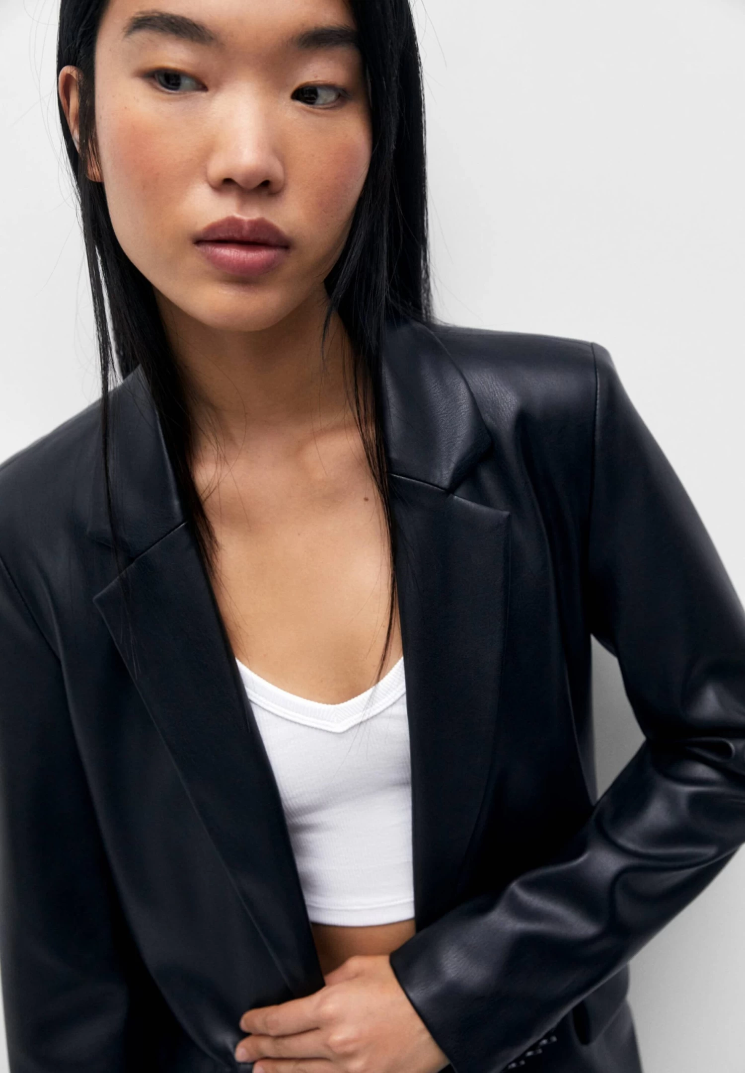 PULL & BEAR Basic - Imitatieleren Jas - Mottled Black 4 PULL & BEAR Basic - Imitatieleren Jas - Mottled Black - Afbeelding 4