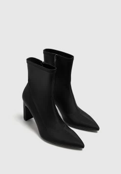 PULL BEAR Winkel -PULL BEAR Winkel f3a199dd43fc46eba528f55d5b35eaa0