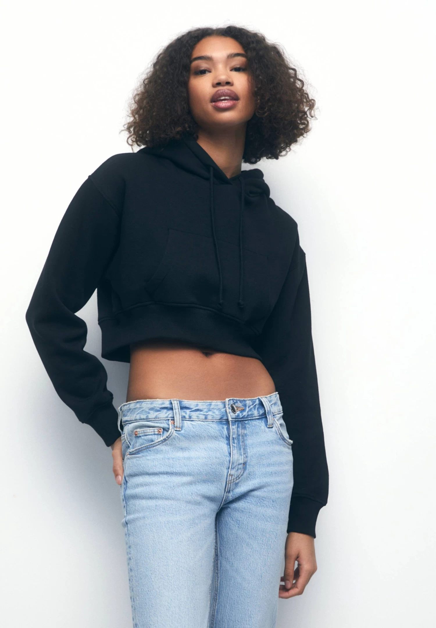 PULL & BEAR Cropped - Hoodie - Mottled Black 1 PULL & BEAR Cropped - Hoodie - Mottled Black