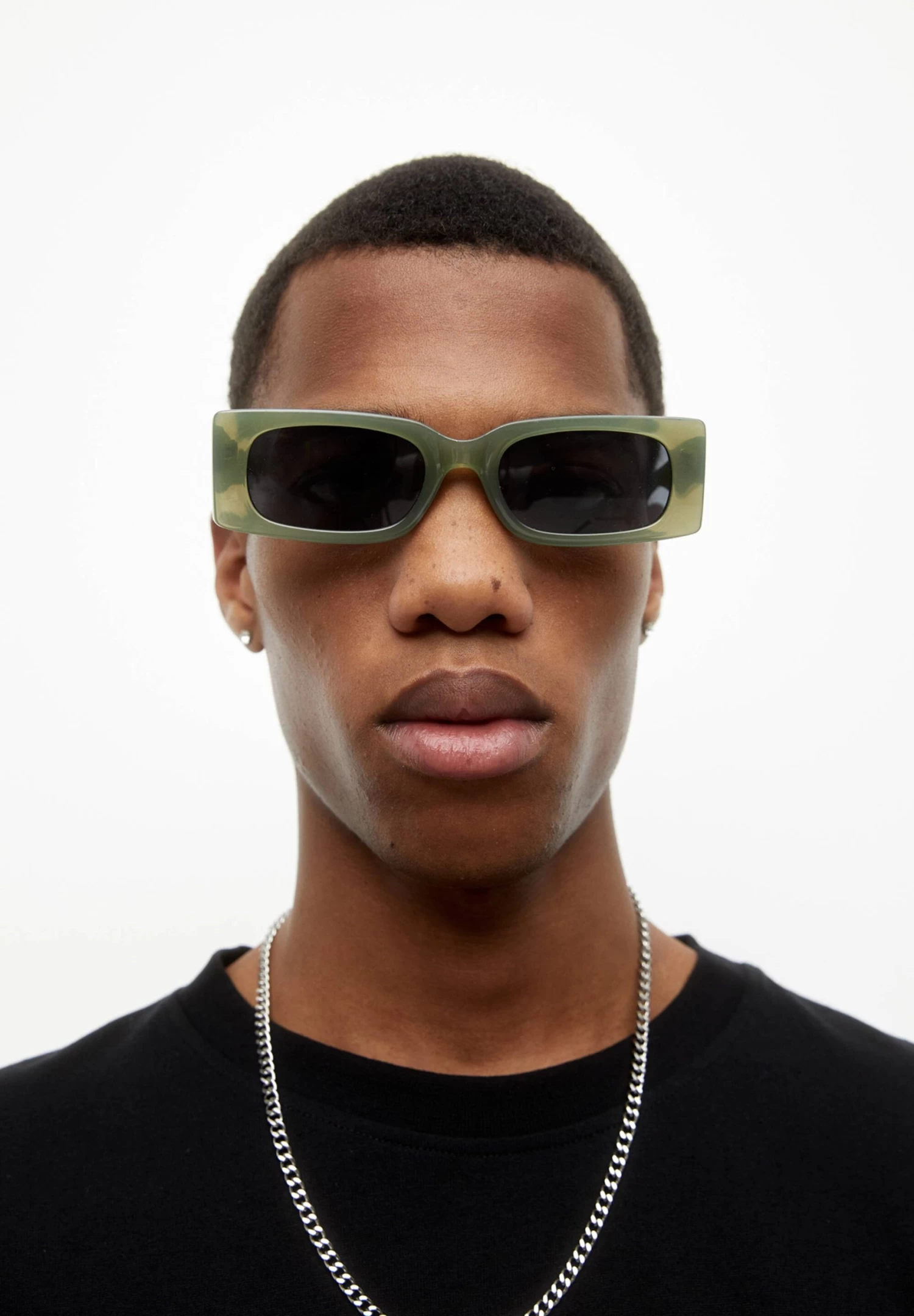 PULL & BEAR Wide Frame - Zonnebril - Green 1 PULL & BEAR Wide Frame - Zonnebril - Green