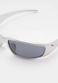 PULL & BEAR Cycling - Zonnebril - Silver Coloured 9 PULL & BEAR Cycling - Zonnebril - Silver Coloured -PULL BEAR Winkel f6a2e93b3c744841bf1b261c9df816f0