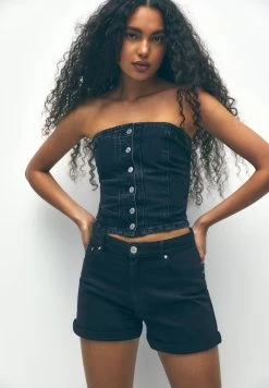 PULL & BEAR High-Waist Mom - Jeansshort - Black -PULL BEAR Winkel f7788d886c944a6881f6460851aa6224