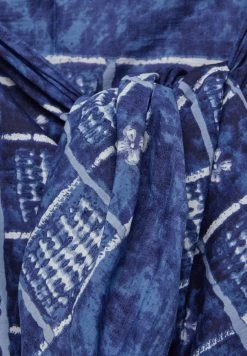 PULL & BEAR Tie Dye Floral Print Pareo- Sjaal - Blue -PULL BEAR Winkel f9909b79f6c5418bb51fc73525d49138