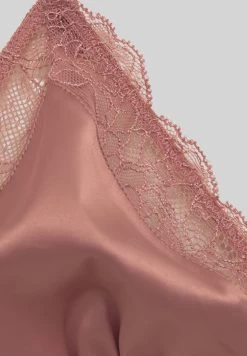 PULL & BEAR Triangel Bh - Pink 9 PULL & BEAR Triangel Bh - Pink -PULL BEAR Winkel fa210d94c0a94dbc90f29bd3cf82714a