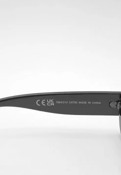 PULL & BEAR Rectangular - Zonnebril - Black 6 PULL & BEAR Rectangular - Zonnebril - Black -PULL BEAR Winkel fd0282be3dc14693afb5d8b9316ed8e2