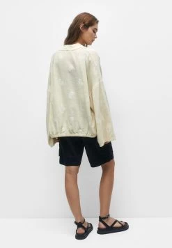PULL & BEAR Rustic With Embroidery - Lichte Jas - White -PULL BEAR Winkel fd861c4a77804dcab5b50da324e846f8